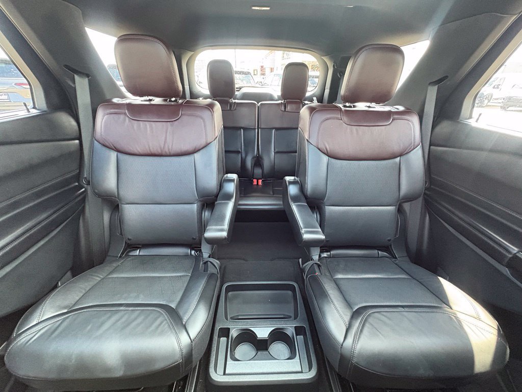 Used 2020 Ford Explorer Platinum w/ Premium Technology Package AWD/4WD image 30