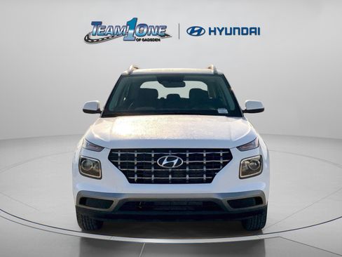 New 2025 Hyundai Venue SEL image 2