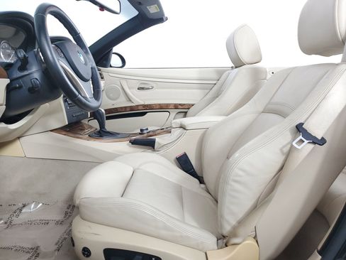 Used 2007 BMW 335i Convertible image 17