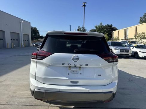 Used 2026 Nissan Rogue SL FWD image 6