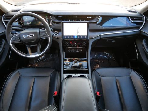 Used 2022 Jeep Grand Cherokee Limited 4xe w/ MOPAR Finishing Package image 13