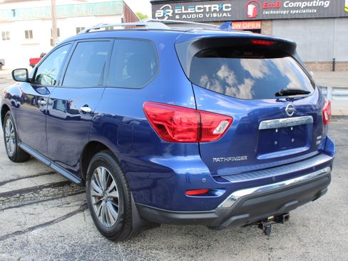 Used 2020 Nissan Pathfinder SV AWD/4WD image 3