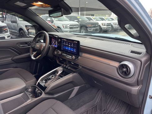 Used 2025 Chevrolet Colorado LT image 18