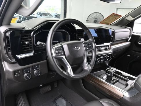 Used 2024 Chevrolet Silverado 1500 RST AWD/4WD image 11