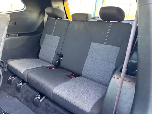 Used 2025 GMC Acadia Elevation image 16