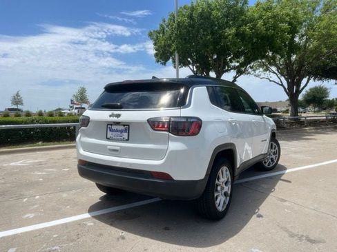 Used 2025 Jeep Compass Limited AWD/4WD image 5