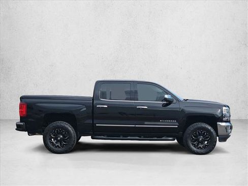 Used 2017 Chevrolet Silverado 1500 LTZ RWD image 9