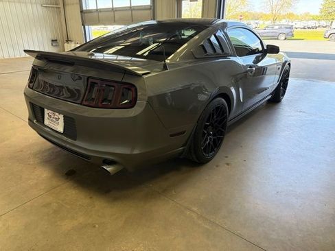 Used 2013 Ford Mustang Premium RWD image 5