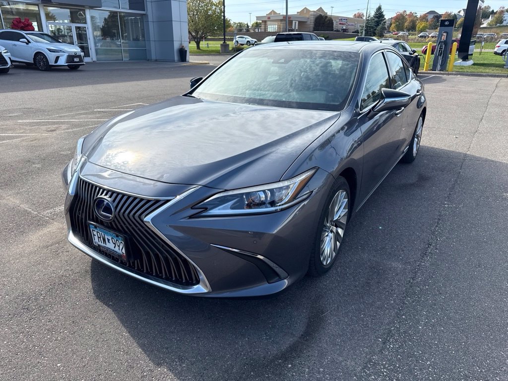 Used 2020 Lexus ES 300h w/ Accessory Package 2 FWD image 4