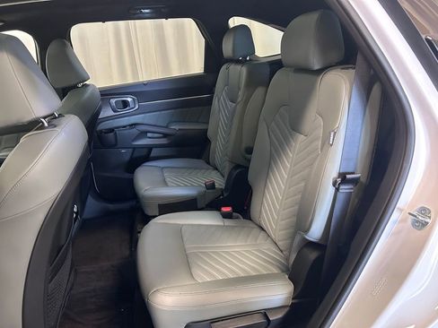 Used 2024 Kia Sorento SX Prestige w/ Sage Leather Package AWD/4WD image 21