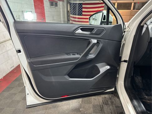 Used 2021 Volkswagen Tiguan S image 16
