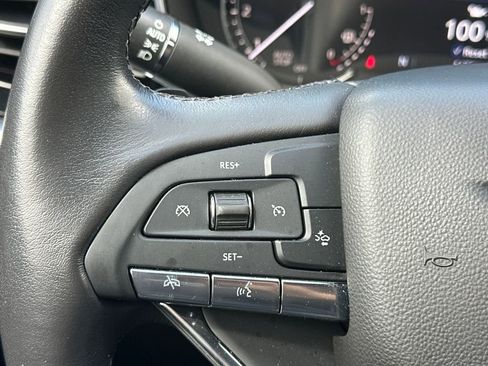 Used 2024 Cadillac XT6 Luxury image 21