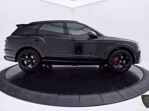 Used 2024 Bentley Bentayga AWD/4WD image 13