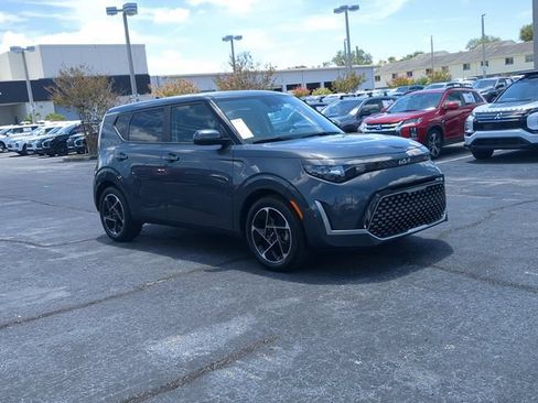 Used 2023 Kia Soul EX FWD image 4