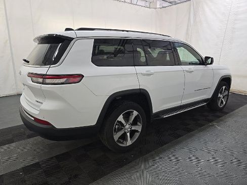 Used 2023 Jeep Grand Cherokee L Limited AWD/4WD image 3