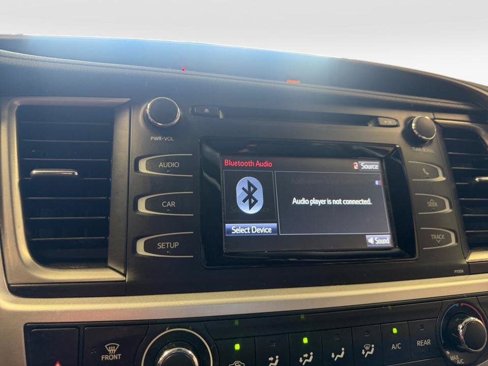 Used 2017 Toyota Highlander LE AWD/4WD image 21