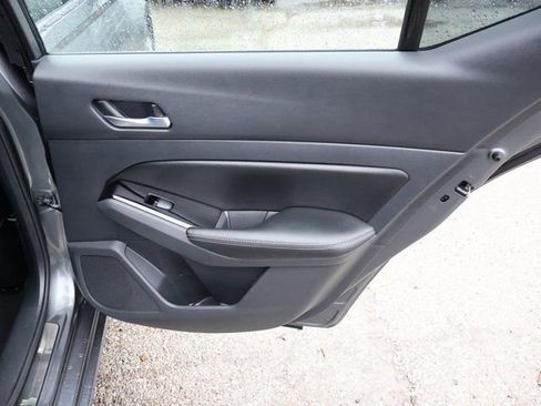 Used 2023 Nissan Altima 2.5 SL FWD image 13