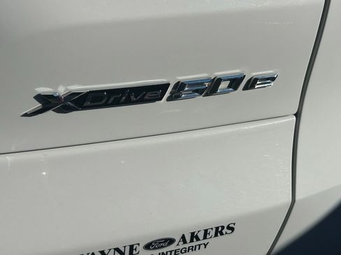 Used 2025 BMW X5 xDrive50e image 28