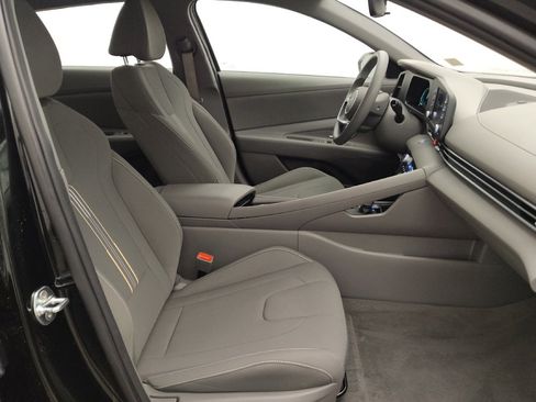 Used 2025 Hyundai Elantra Hybrid FWD image 21