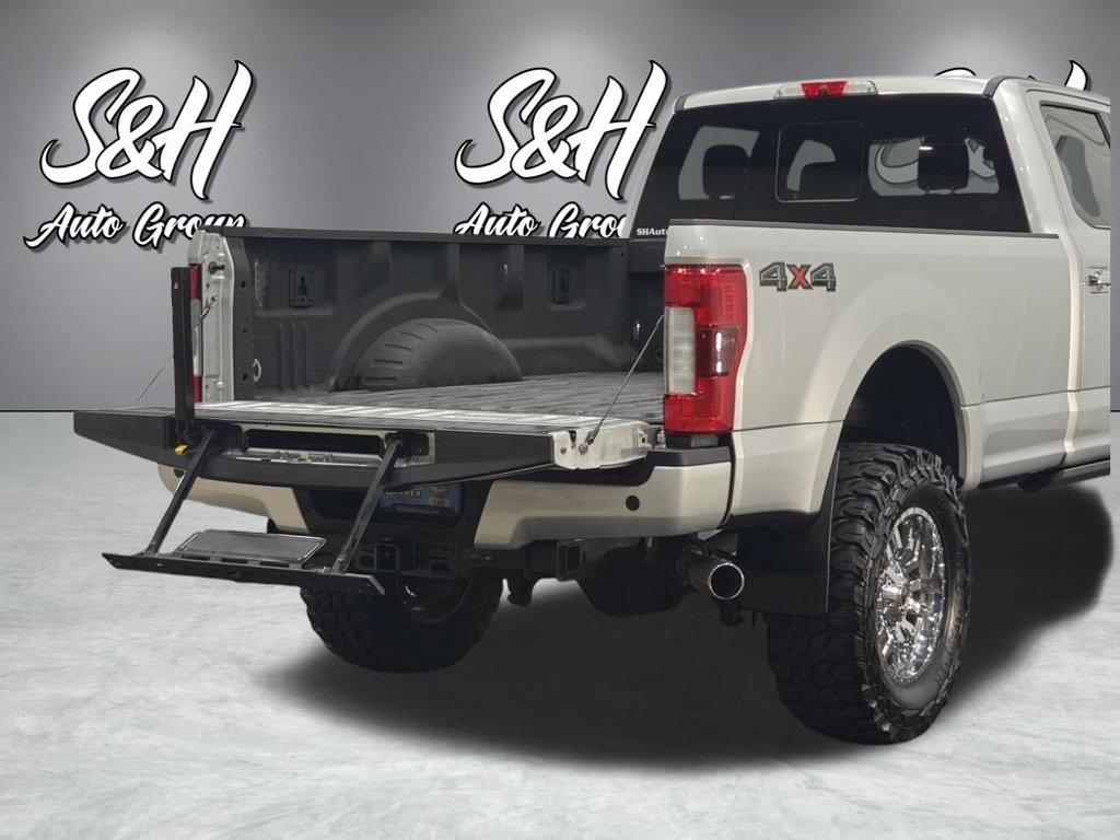 Used 2017 Ford F250 Platinum w/ Platinum Ultimate Package AWD/4WD image 34