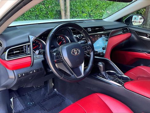 Used 2019 Toyota Camry XSE FWD image 13