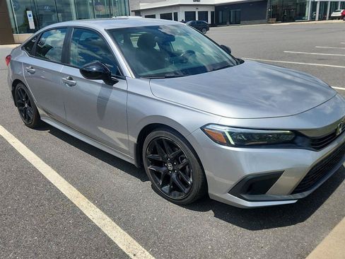 Used 2024 Honda Civic Sport image 1
