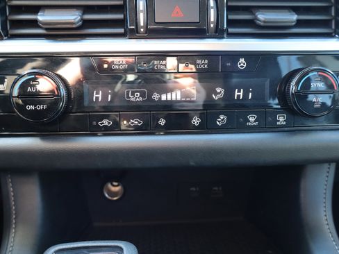 Used 2022 Nissan Pathfinder SL image 23