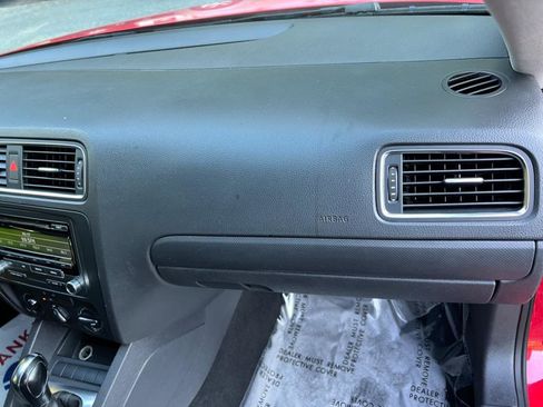 Used 2013 Volkswagen Jetta Sedan image 21