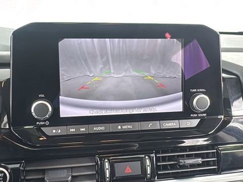 Used 2024 Nissan Pathfinder SV w/ SV Premium Package image 27