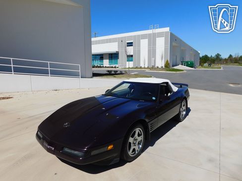 Used 1993 Chevrolet Corvette Convertible RWD image 8