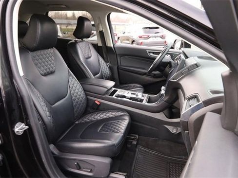 Certified 2024 Ford Edge Titanium image 25