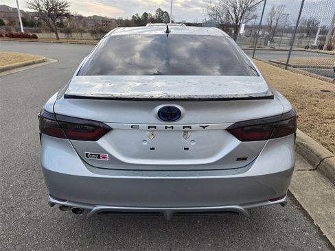 Used 2022 Toyota Camry SE image 6