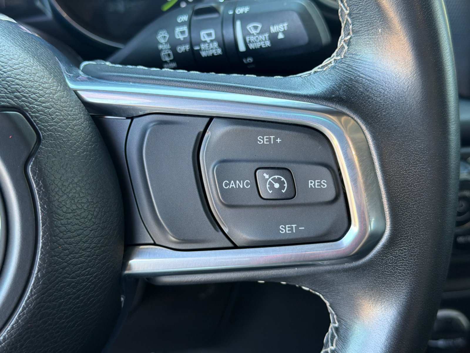 Used 2022 Jeep Wrangler Unlimited Sahara AWD/4WD image 30
