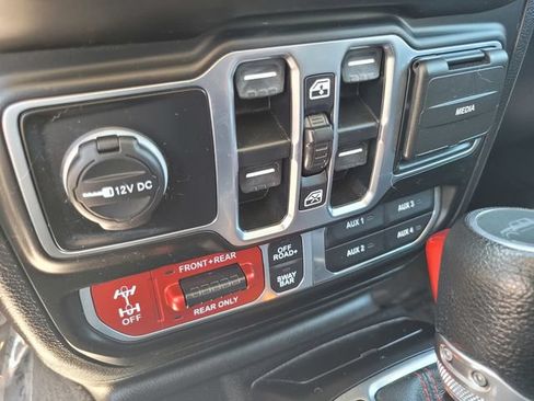 Used 2021 Jeep Gladiator Rubicon w/ Trailer Tow Package AWD/4WD image 26