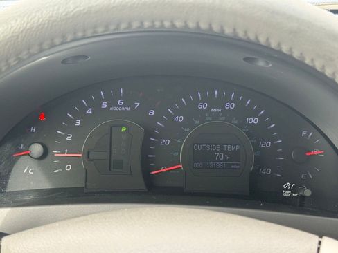 Used 2011 Toyota Camry XLE image 19