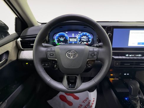 Used 2026 Toyota Camry XLE FWD image 19