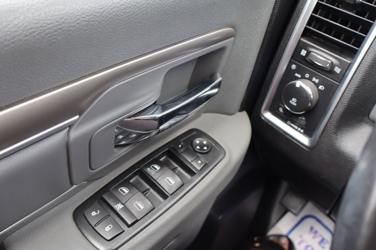 Used 2015 RAM 1500 Big Horn AWD/4WD image 17