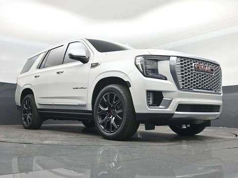 Used 2021 GMC Yukon Denali w/ Denali Premium Package RWD image 32