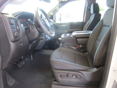 Used 2024 Chevrolet Silverado 2500 Custom w/ Custom Value Package AWD/4WD image 29