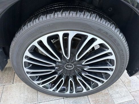 Used 2024 Lincoln Aviator Black Label AWD/4WD image 37