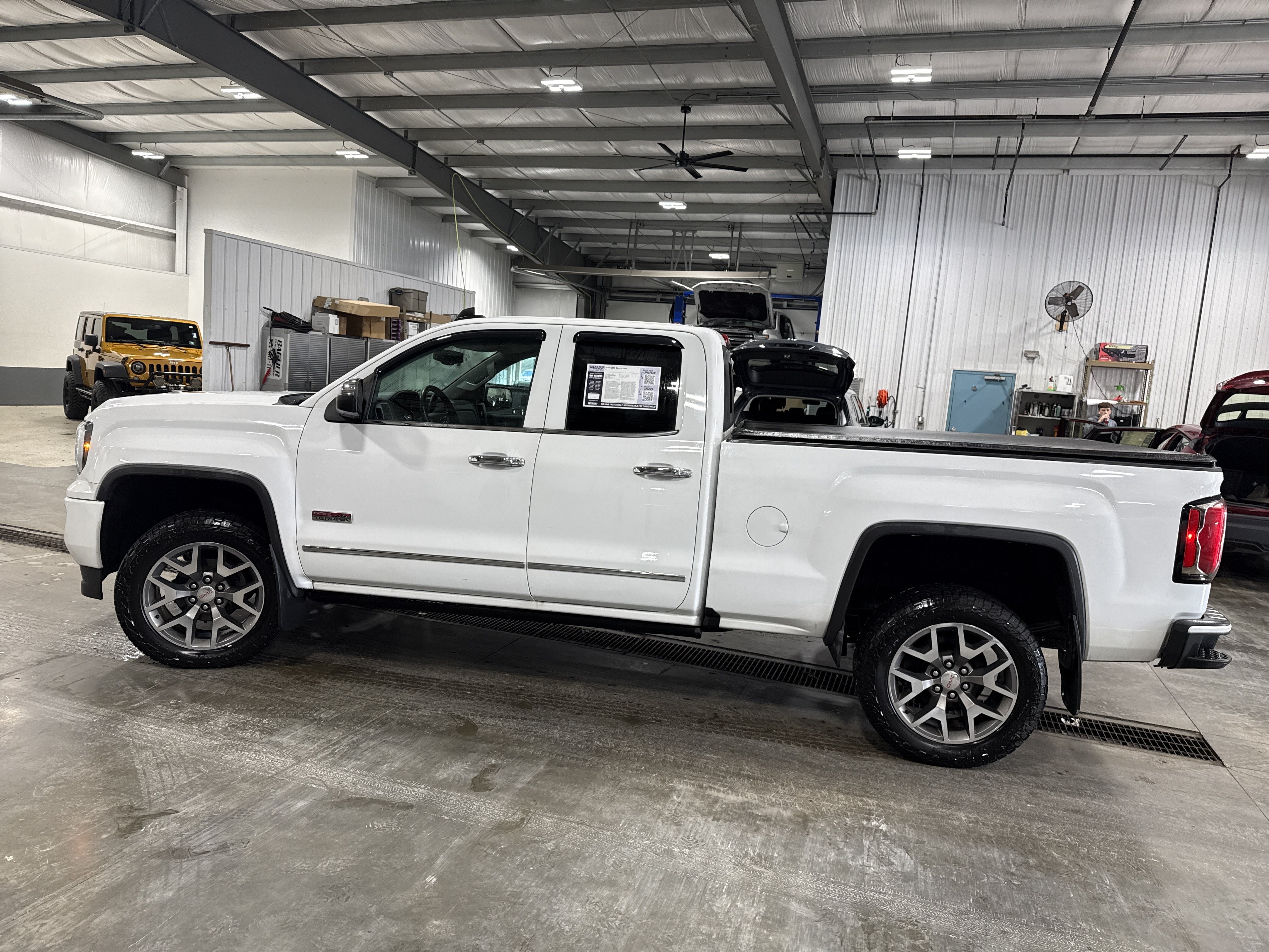 Used 2016 GMC Sierra 1500 SLT AWD/4WD image 5