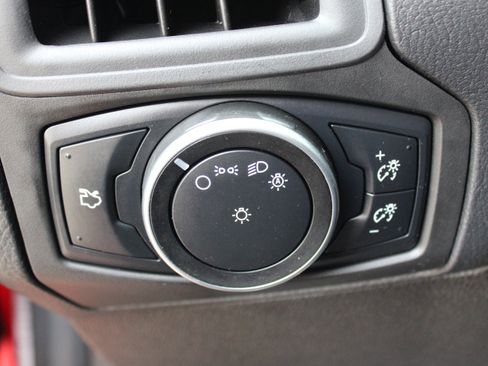 Used 2016 Ford Focus SE w/ SE Power Seat Package FWD image 19
