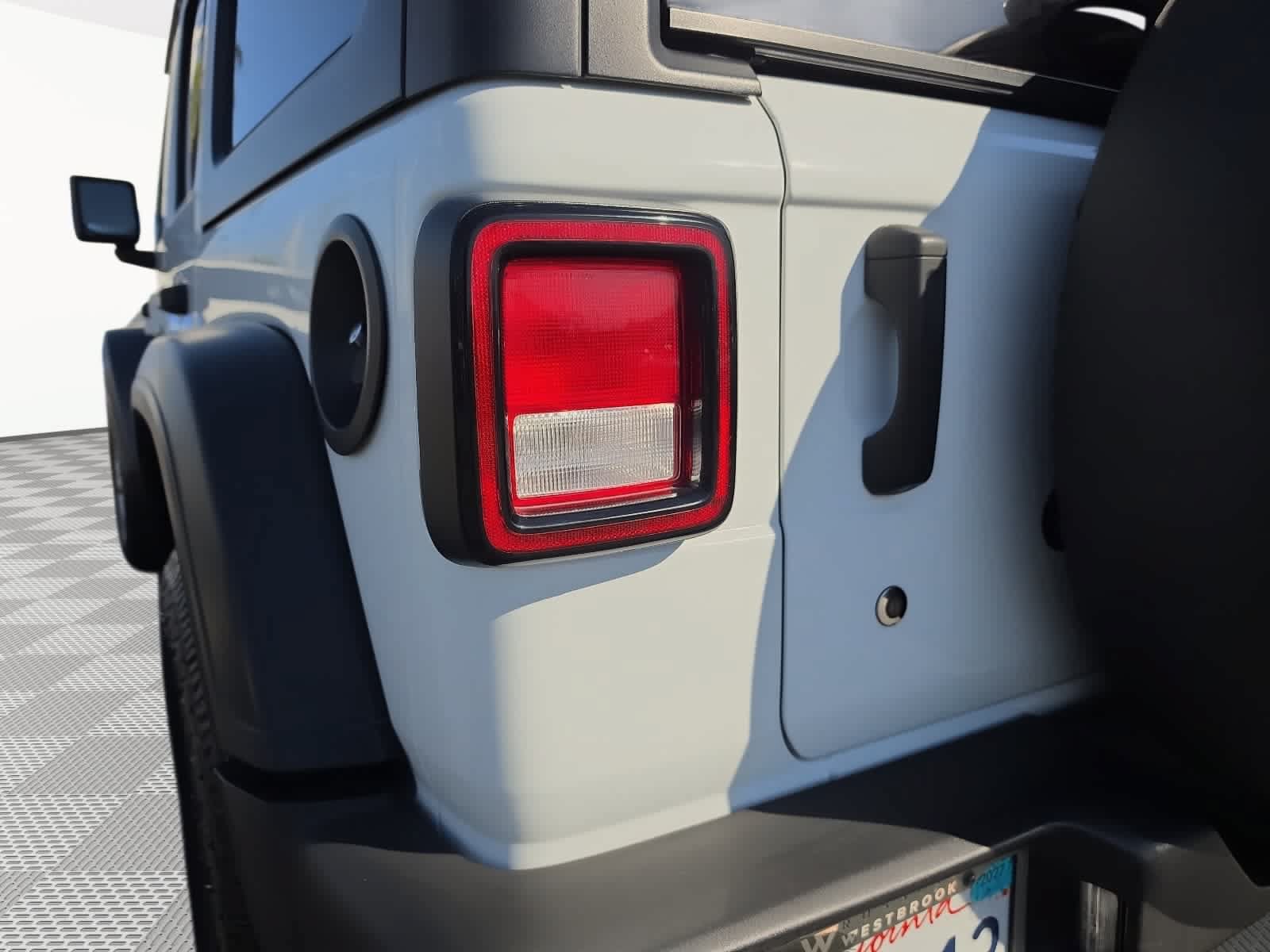 Used 2018 Jeep Wrangler Unlimited Sport S AWD/4WD image 11
