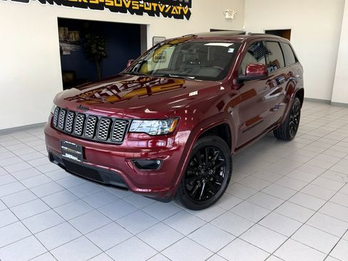 Used 2018 Jeep Grand Cherokee Altitude AWD/4WD image 1