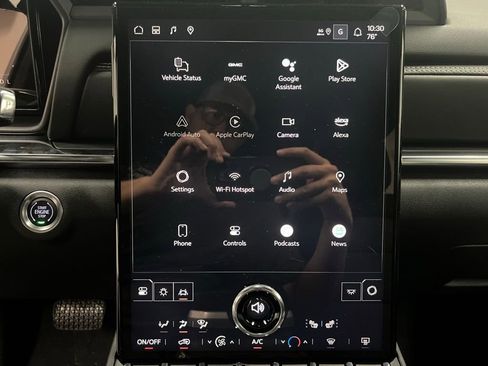 New 2025 GMC Terrain Elevation image 16