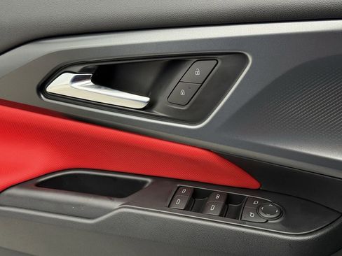 New 2026 Chevrolet Equinox EV RS image 18