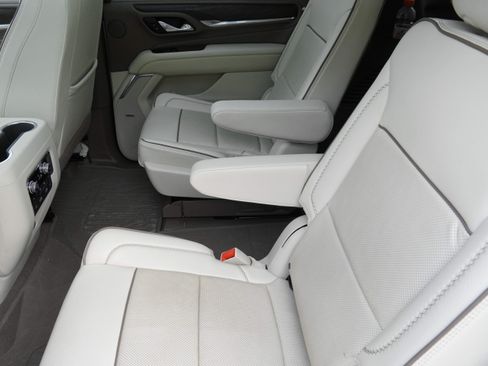 Used 2023 GMC Yukon Denali w/ Advanced Technology Package AWD/4WD image 38