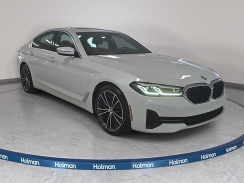 Used 2023 BMW 530i w/ Convenience Package RWD image 3