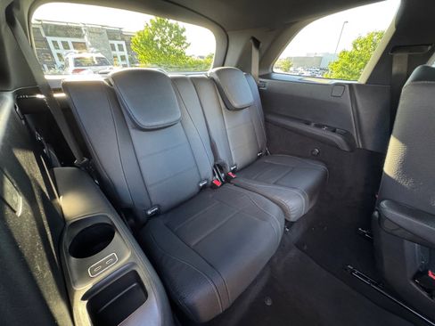 Used 2025 Mercedes-Benz GLS 450 4MATIC image 17