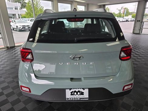 New 2026 Hyundai Venue SEL FWD image 4